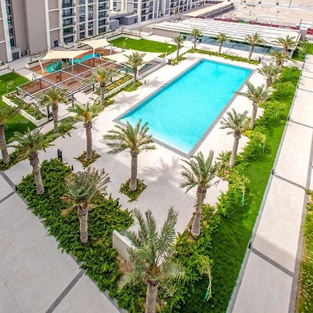 A Luxury Aprt 2 Bedrooms Balcony With Wonderful View Mall Access Hi Speed Wifi Beach Access & Much More For Family Only Samaheej Exteriér fotografie