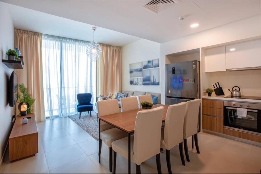 A Luxury Aprt 2 Bedrooms Balcony With Wonderful View Mall Access Hi Speed Wifi Beach Access & Much More For Family Only Samaheej Exteriér fotografie